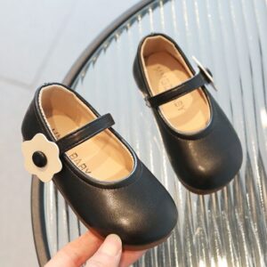 ZAPATITO NEGRO LISO DETALLE FLOR