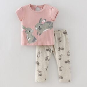 CONJUNTO REMERA Y  CALZA CONEJITO T 5 AÑOS