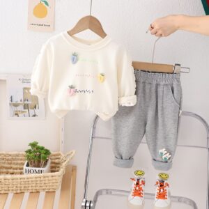 MANGA LARGA BEIGE CON JOGGER GRIS T 2-3 AÑOS