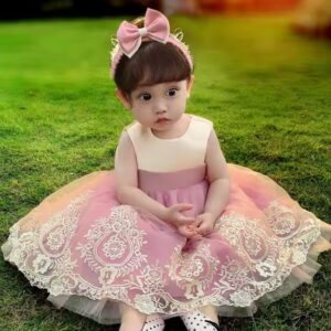 VESTIDO FIESTA BEIGE Y ROSA  VIEJO CON VINCHA T 4 AÑOS