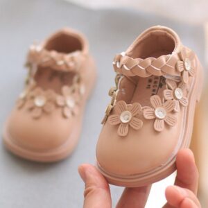 ZAPATITO MARRÓN CLARITO CON  FLORES