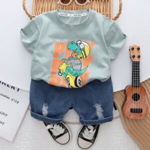 CONJUNTO REMERA VERDE DINO CON SHORT DE JEANS T 18-24 MESES