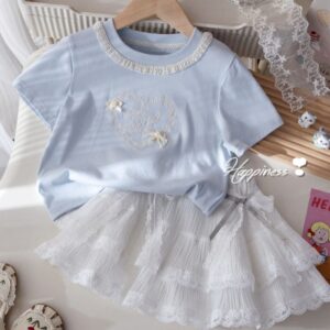 REMERA CON DETALLES BORDADOS Y POLLERA CON SHORT 2-3 AÑOS