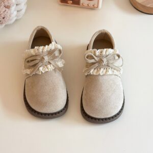 ZAPATITO GAMUZA  MARRÓN DETALLES PUNTILLA