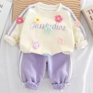CONJUNTO BUZO DETALLES FLORES CON JOGGER LILA T 18-24 MESES